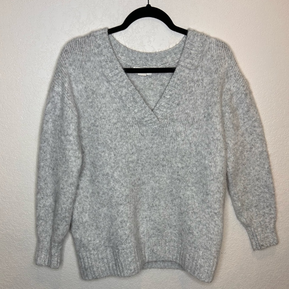 H&M v-nick grey sweater